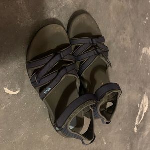 Teva woman’s 10